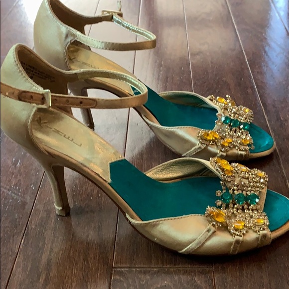 Jewel Shoes - Picture 2 of 4
